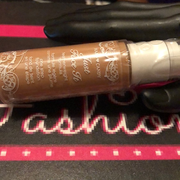 Hard Candy Tan Just Face It Concealer - Picture 4 of 4